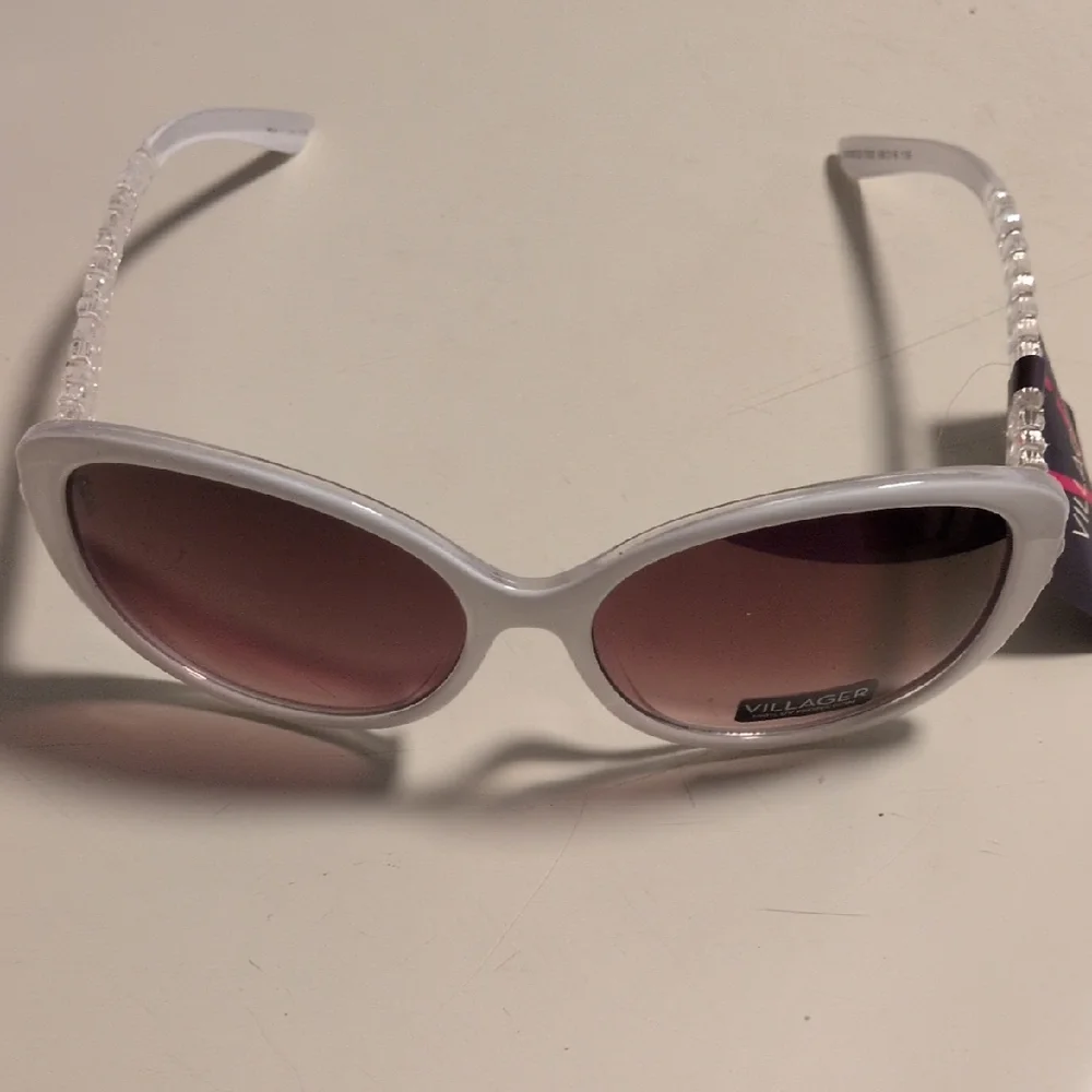 Villager‎ Pearl White Cat-Eye Sunglasses NWT